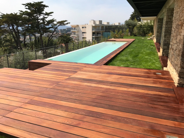 Terrasse en bois exotique Ip&eacute;, tour de piscine tropical-terrace