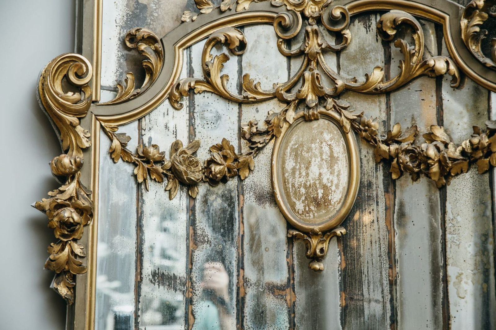 Салон предметов интерьера и антиквариата в Москве