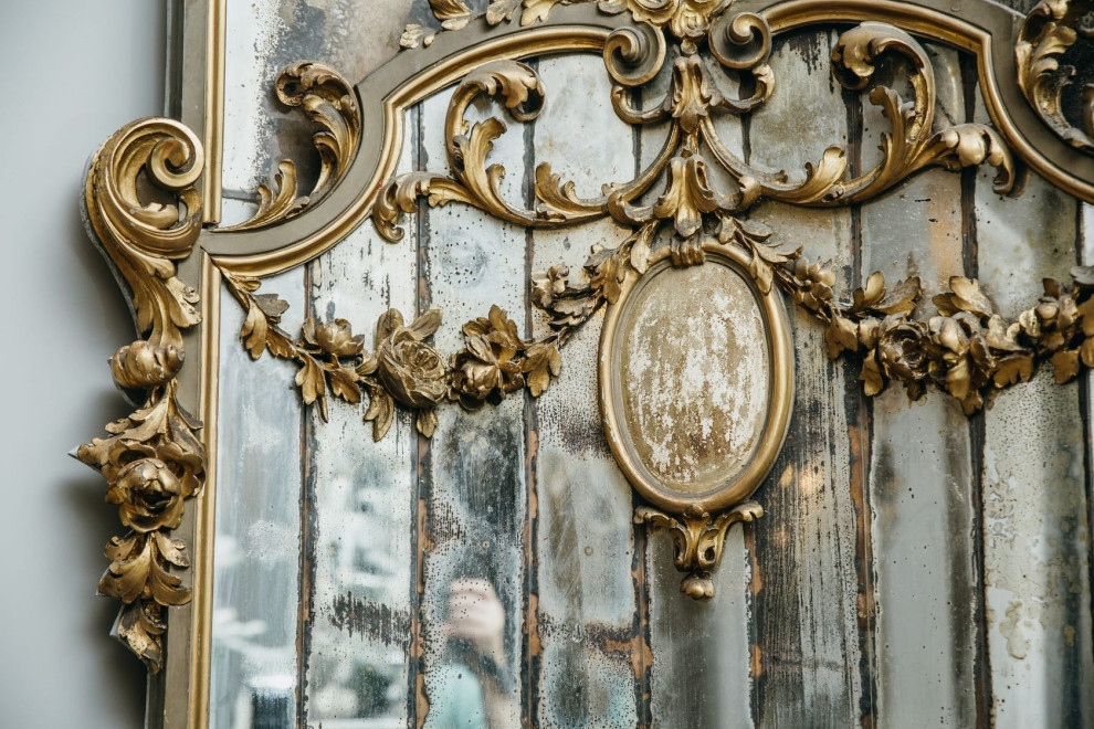 Салон предметов интерьера и антиквариата в Москве