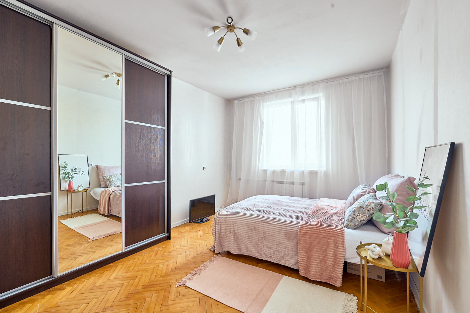 Панелька на Десантников