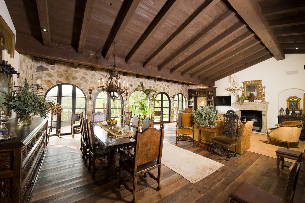 This is an example of a mediterranean dining room in San Diego.