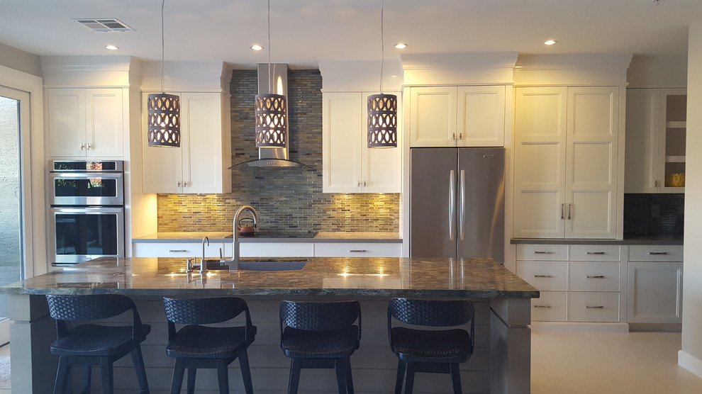 Example of a transitional kitchen design in Phoenix