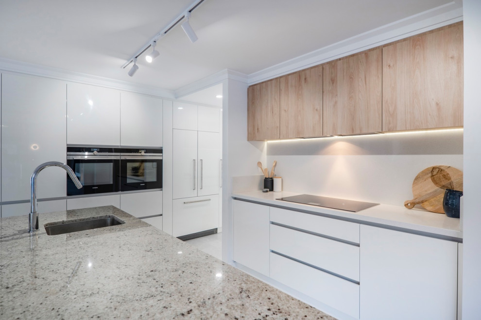 Home design - contemporary home design idea in Perth