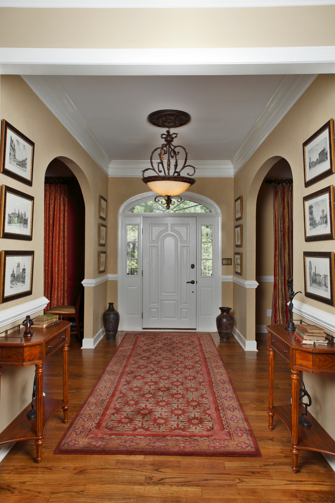 Photo of a traditional entryway in Atlanta.