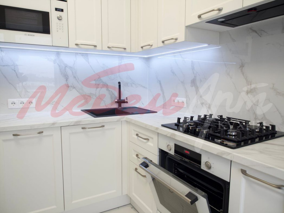 Кухонный гарнитур в современном стиле 37