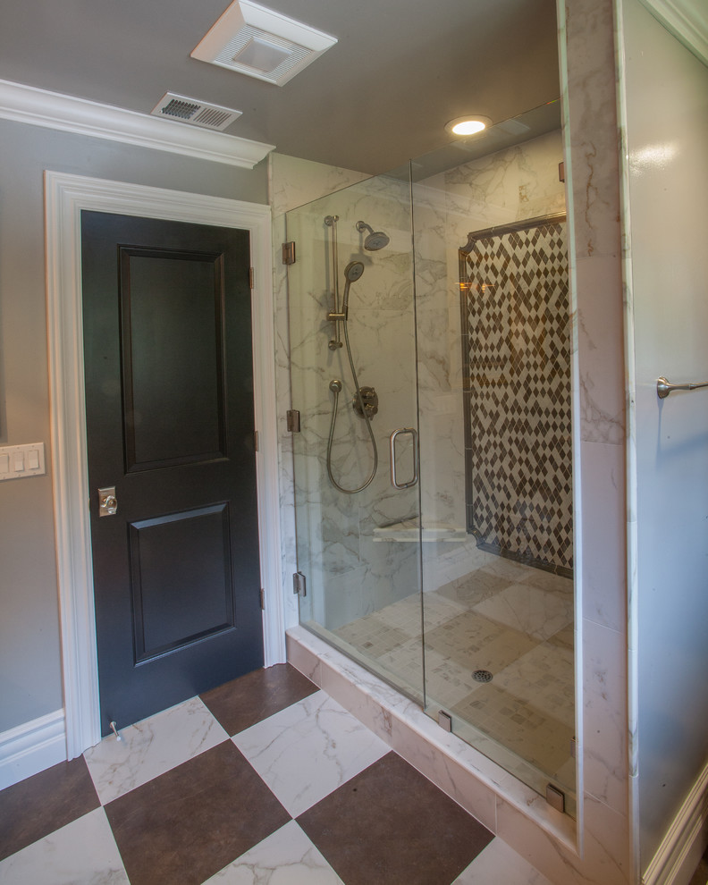 Bathroom - transitional bathroom idea