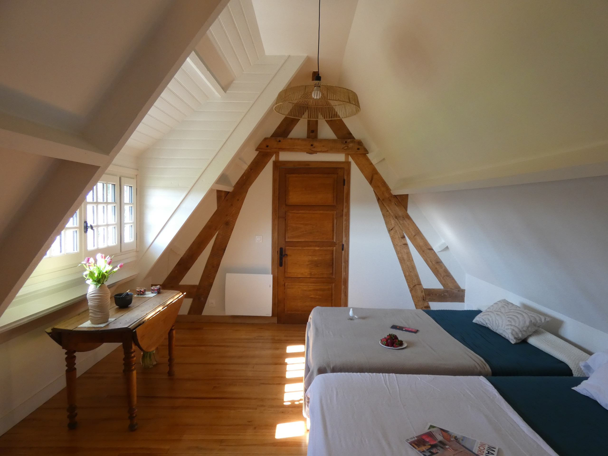 Inspiration for a country bedroom remodel in Le Havre