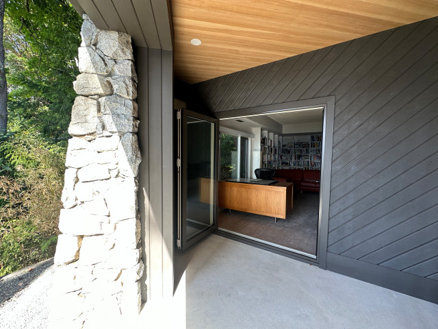 Ocean front deck coastal-courtyard