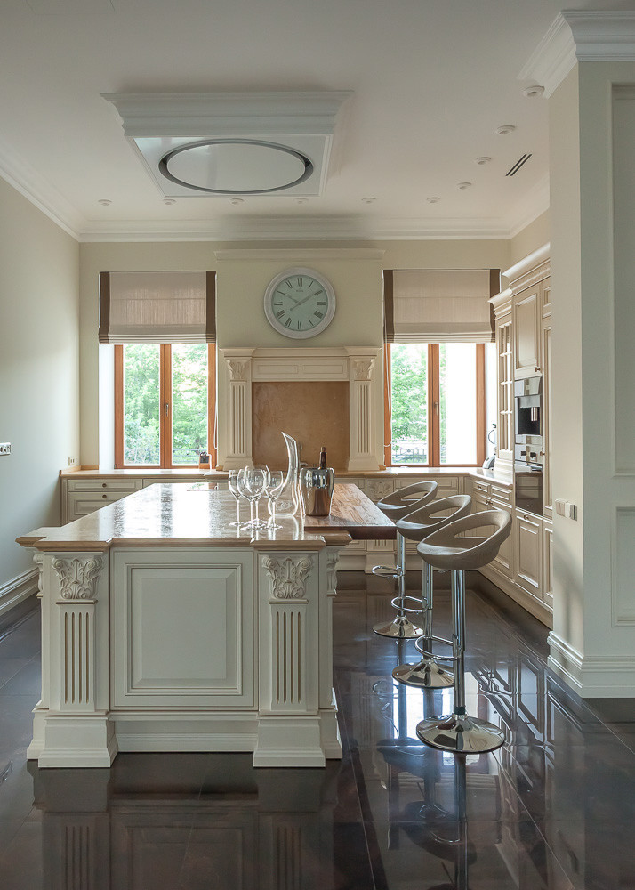 Дом 500 м.кв. в жилом поселке Монолит