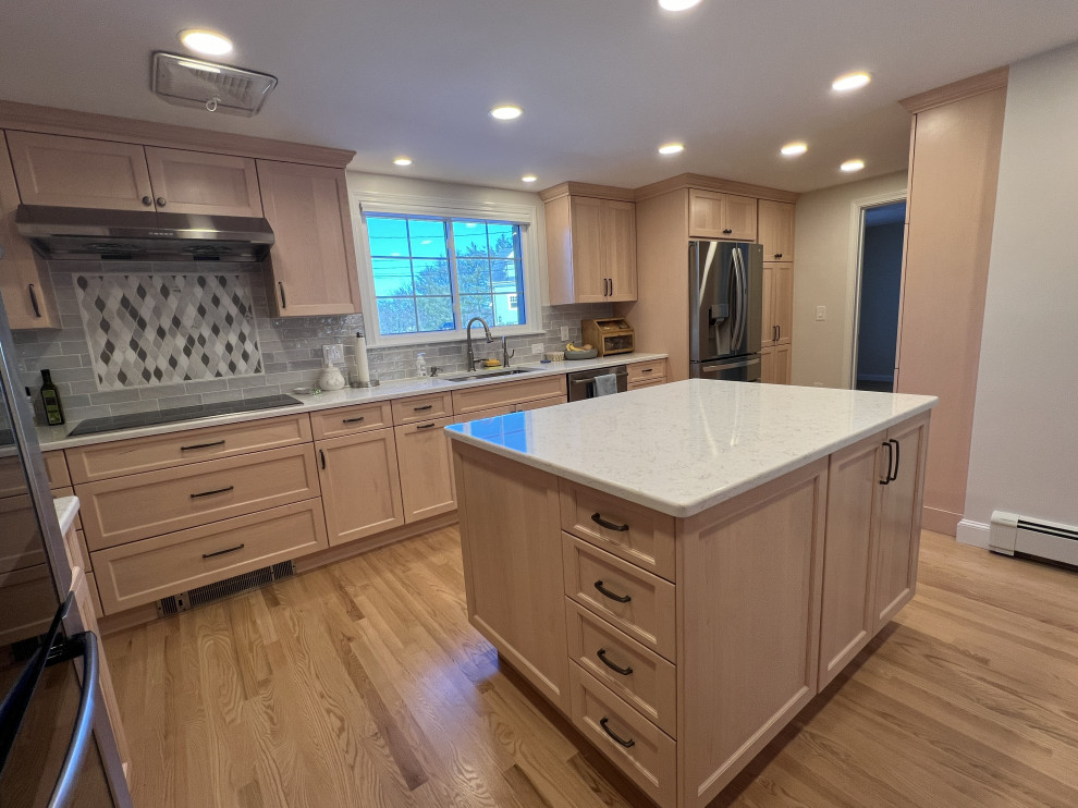 6612 - Bianco Breeze: Transforming with Quartz & Maple