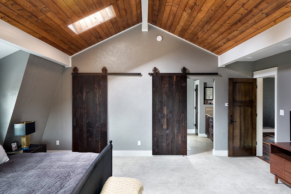 Bedroom - rustic bedroom idea in Denver
