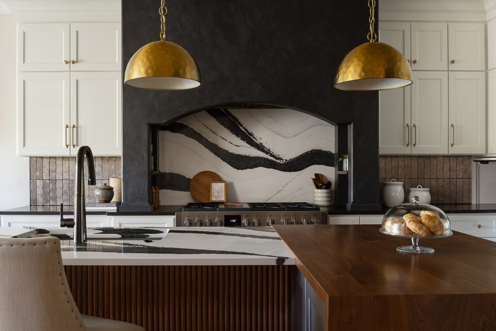 Example of a transitional kitchen design in Columbus