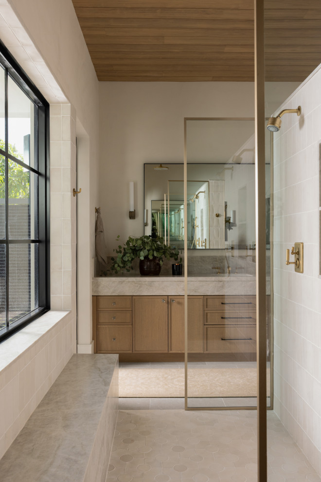 Bathroom - transitional bathroom idea in Orlando