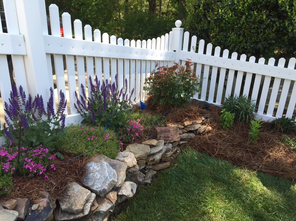 This is an example of a traditional garden in Raleigh.