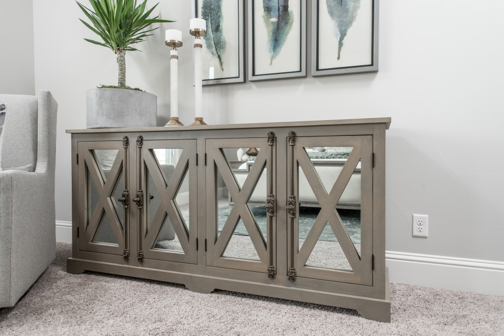 Inspiration for a transitional home design remodel in Orange County