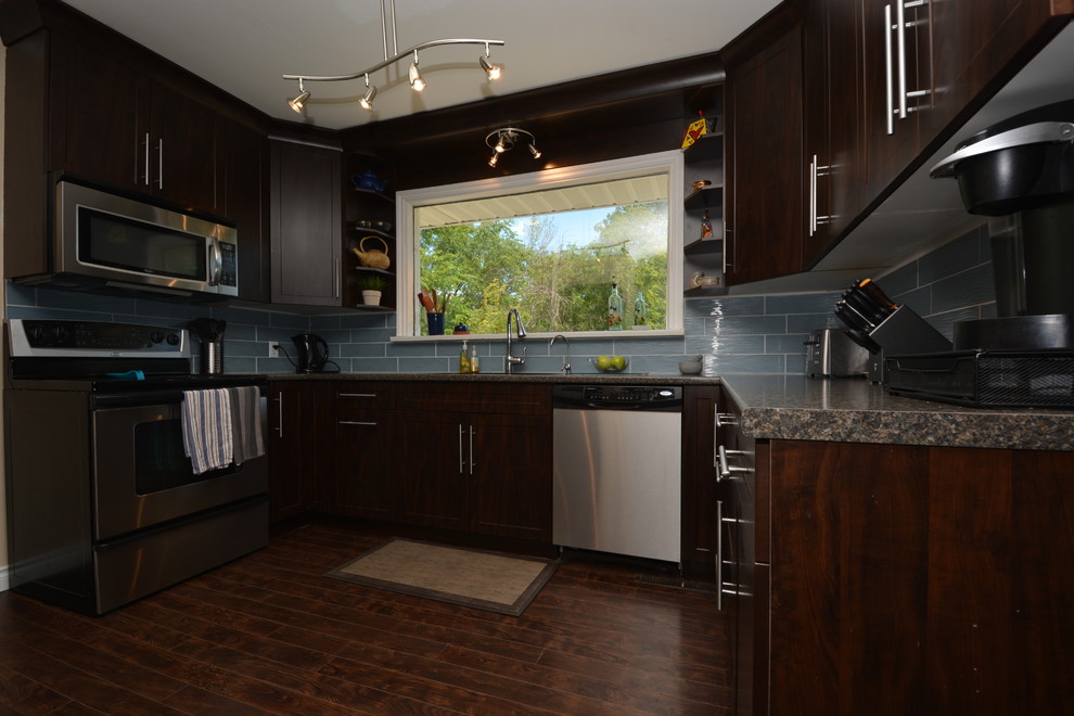 Kitchen - transitional kitchen idea