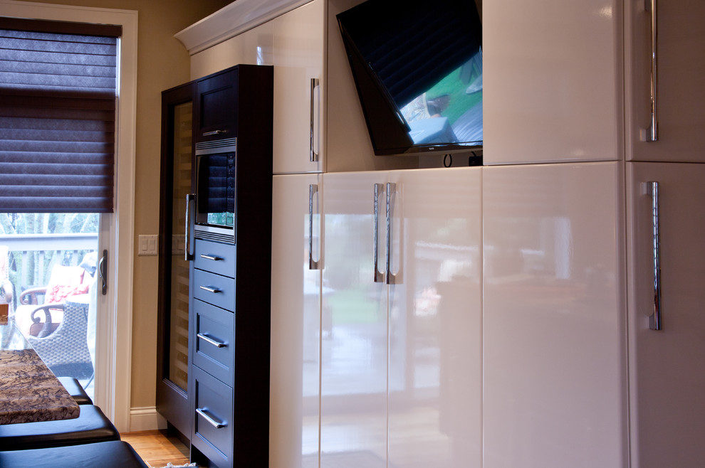 Home design - transitional home design idea
