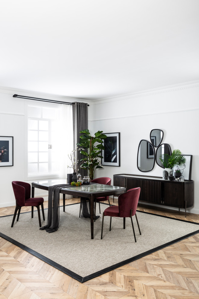 Inspiration for a mid-sized modern dining room in New York.