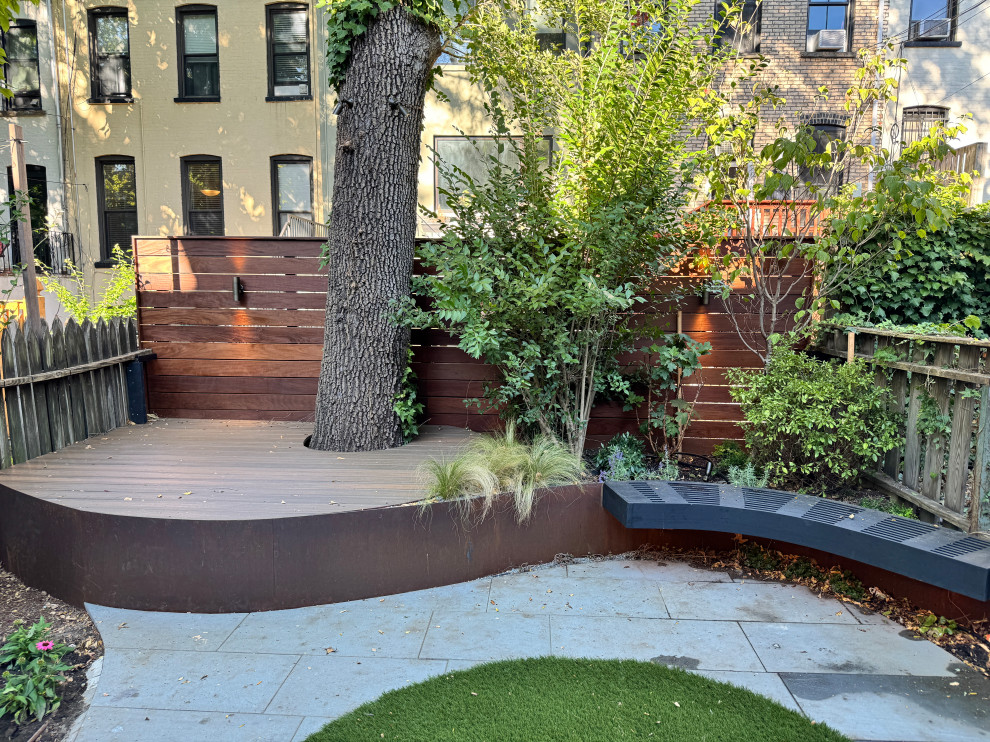 Park Slope curvy garden