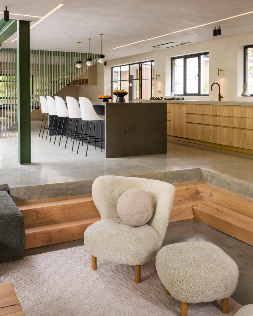A restaurant inspired mid-century kitchen in Dulwich retro-kitchen
