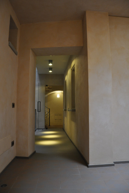 Edificio in centro storico modern-hall