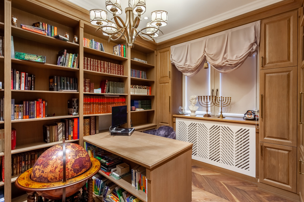 Плоские части выполнены из МДФ в шпоне дуба