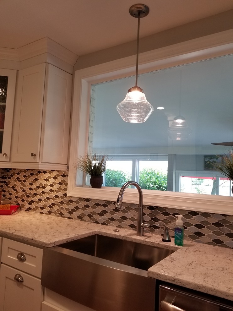 Transitional home design photo in Baltimore