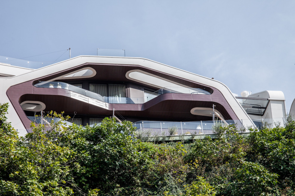 Pipia Panorama residence in Tbilisi / J Mayer H