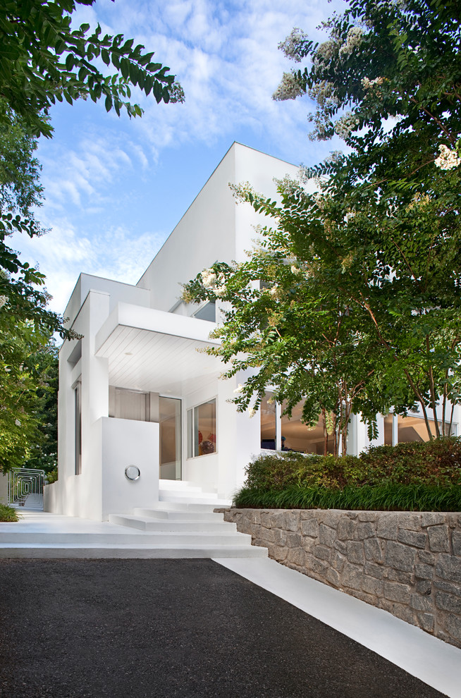 Design ideas for a contemporary exterior in Atlanta.