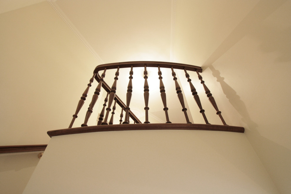 Деревянное ограждение в классическом стиле