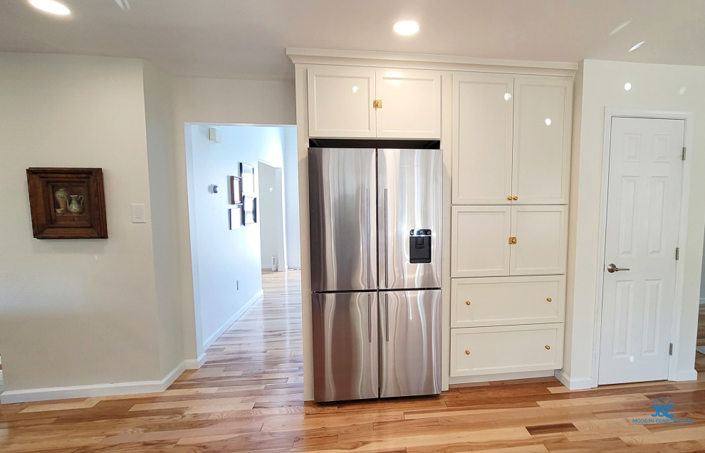 Example of a mountain style kitchen design in Baltimore