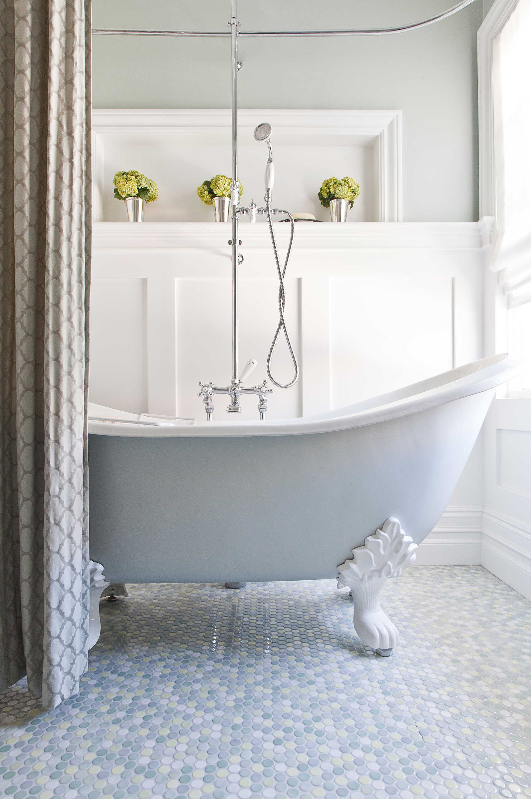 75 Beautiful Bathroom with a Claw-foot Tub Ideas & Designs - September 2023  | Houzz AU