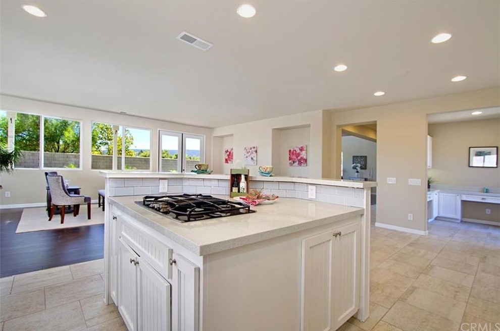 Kitchen - transitional kitchen idea in Orange County