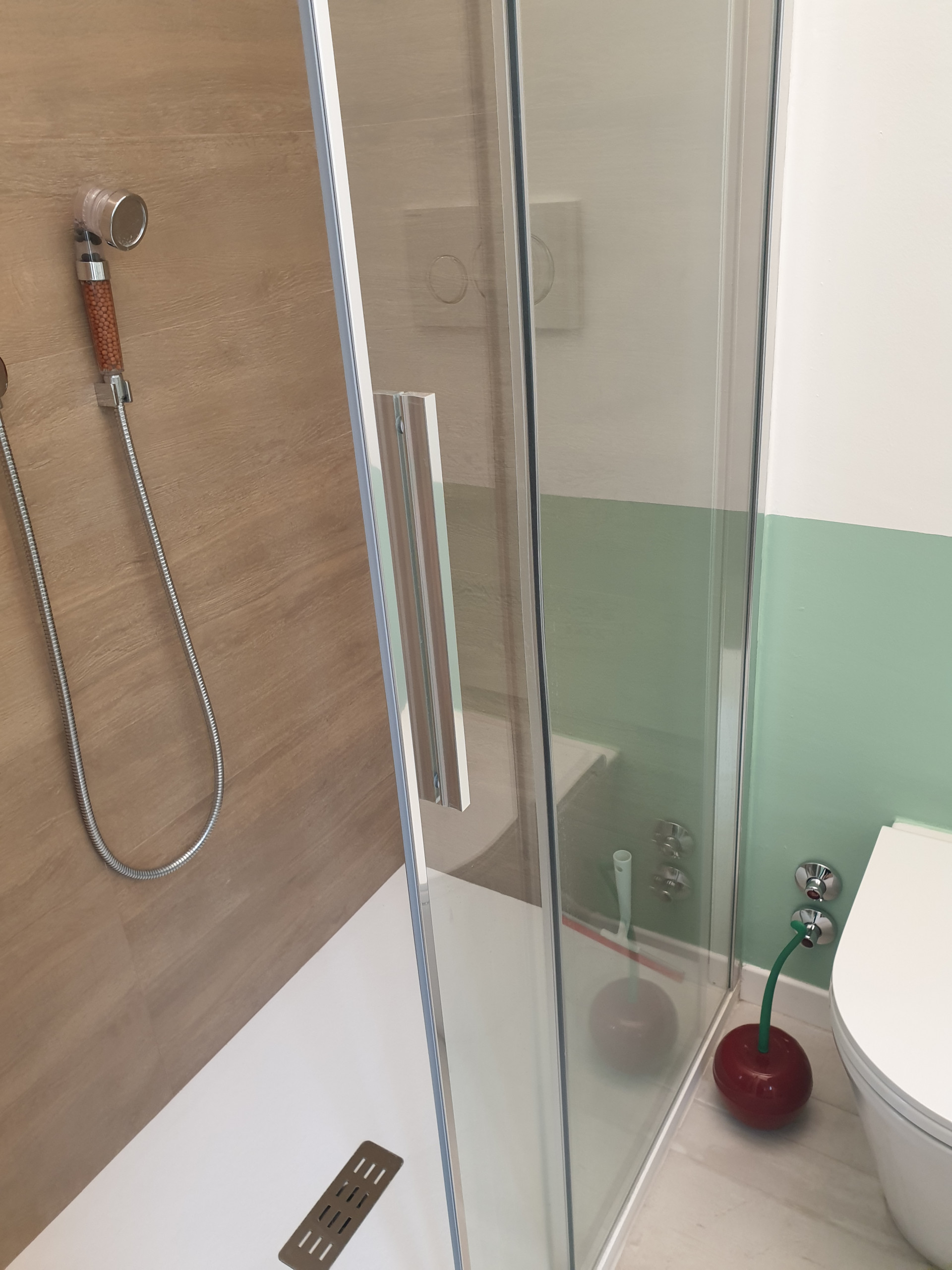 VIALE MONTE NERO | Bagno con doccia