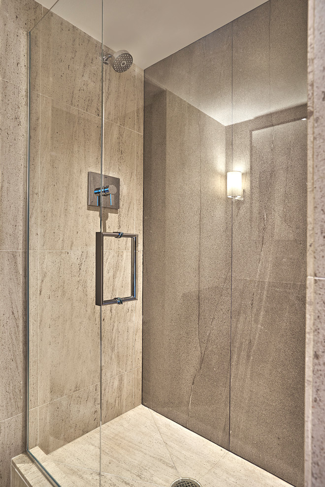 Small modern 3/4 bathroom in Chicago with an alcove shower, beige tile, travertine, beige walls, travertine floors, beige floor and a hinged shower door.