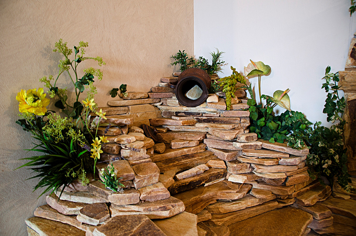 Небольшой домашний водопад