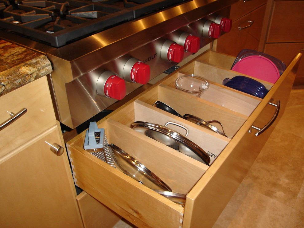 Example of a transitional kitchen design in Miami