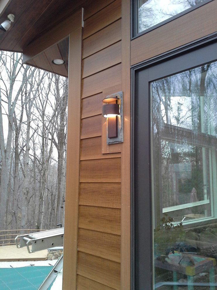 Example of a mountain style home design design in DC Metro