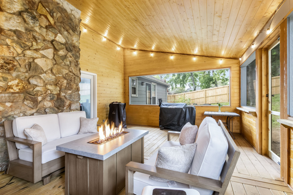Screened in Patio