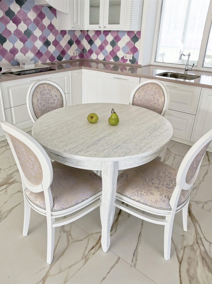 Кухня в сиреневой дымке