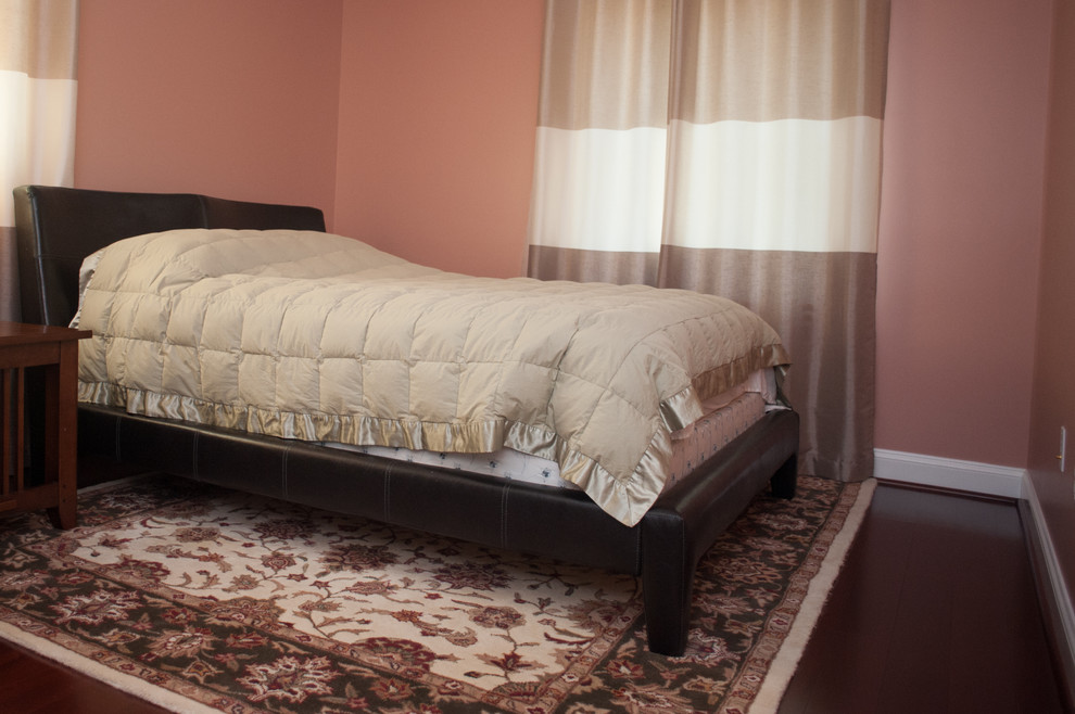 Photo of a traditional bedroom in Baltimore.