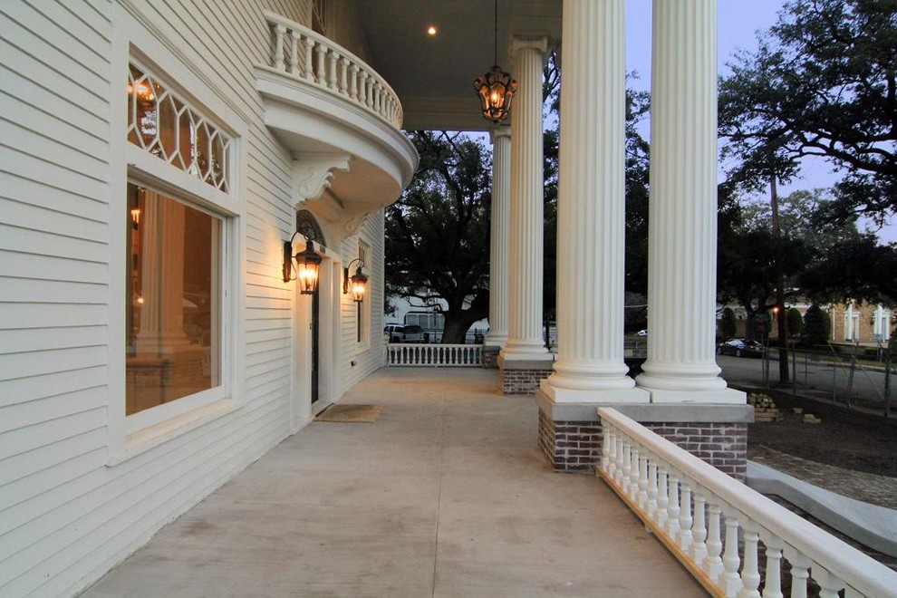 This is an example of a traditional verandah in Houston.
