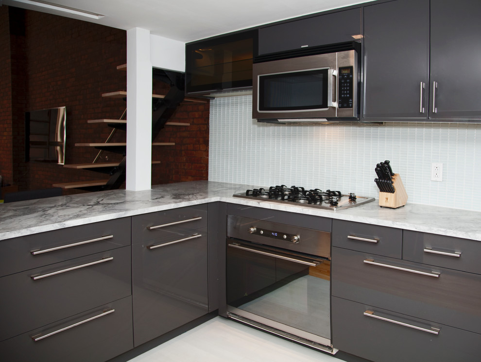 Design ideas for a contemporary kitchen in New York.