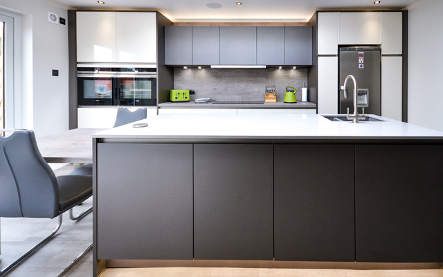 Thor & Veronica's New Kitchen trendy-koekken