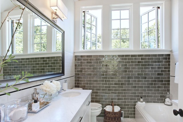 Inspiration pour une salle de bain design.