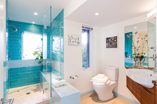Island house beach-style-bathroom