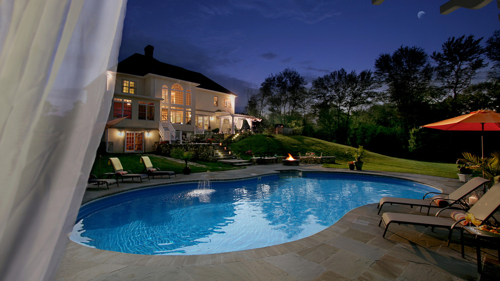 Design ideas for a large traditional pool in New York.
