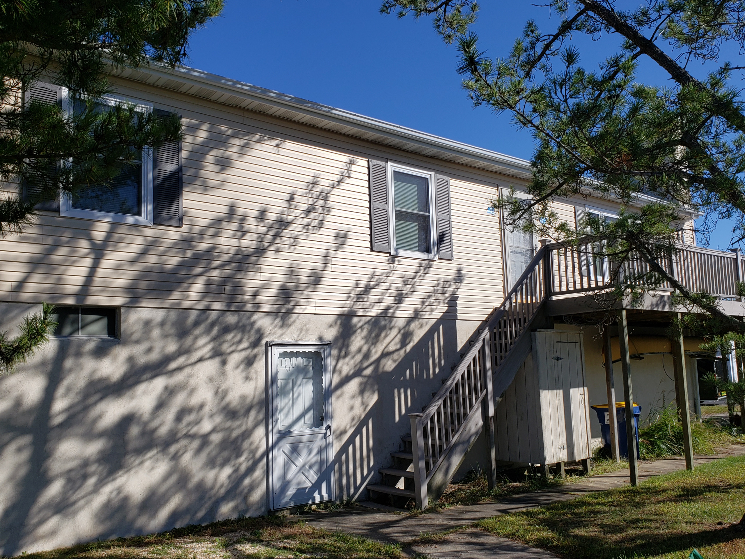 New siding. Fenwick Sept 2021. R and R old siding, new tyvek and new shutters