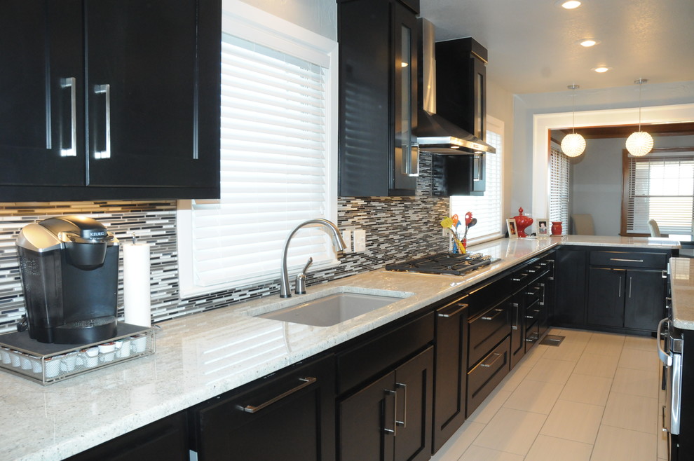 Transitional kitchen photo in Austin