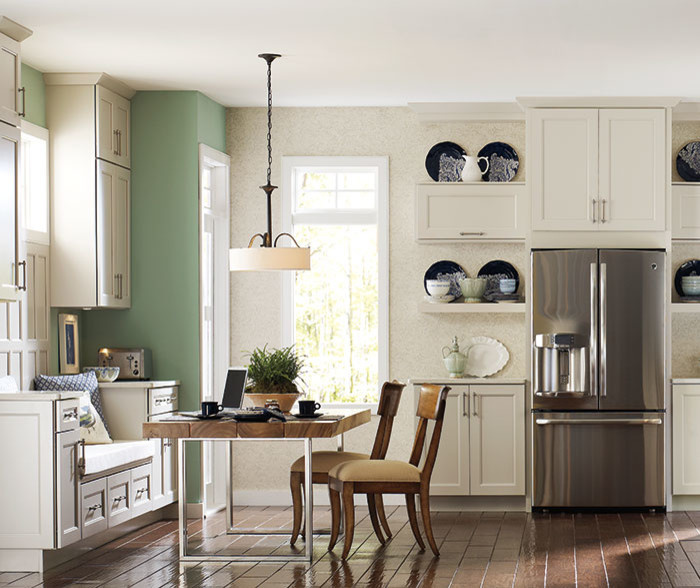 Example of a transitional kitchen design in Indianapolis